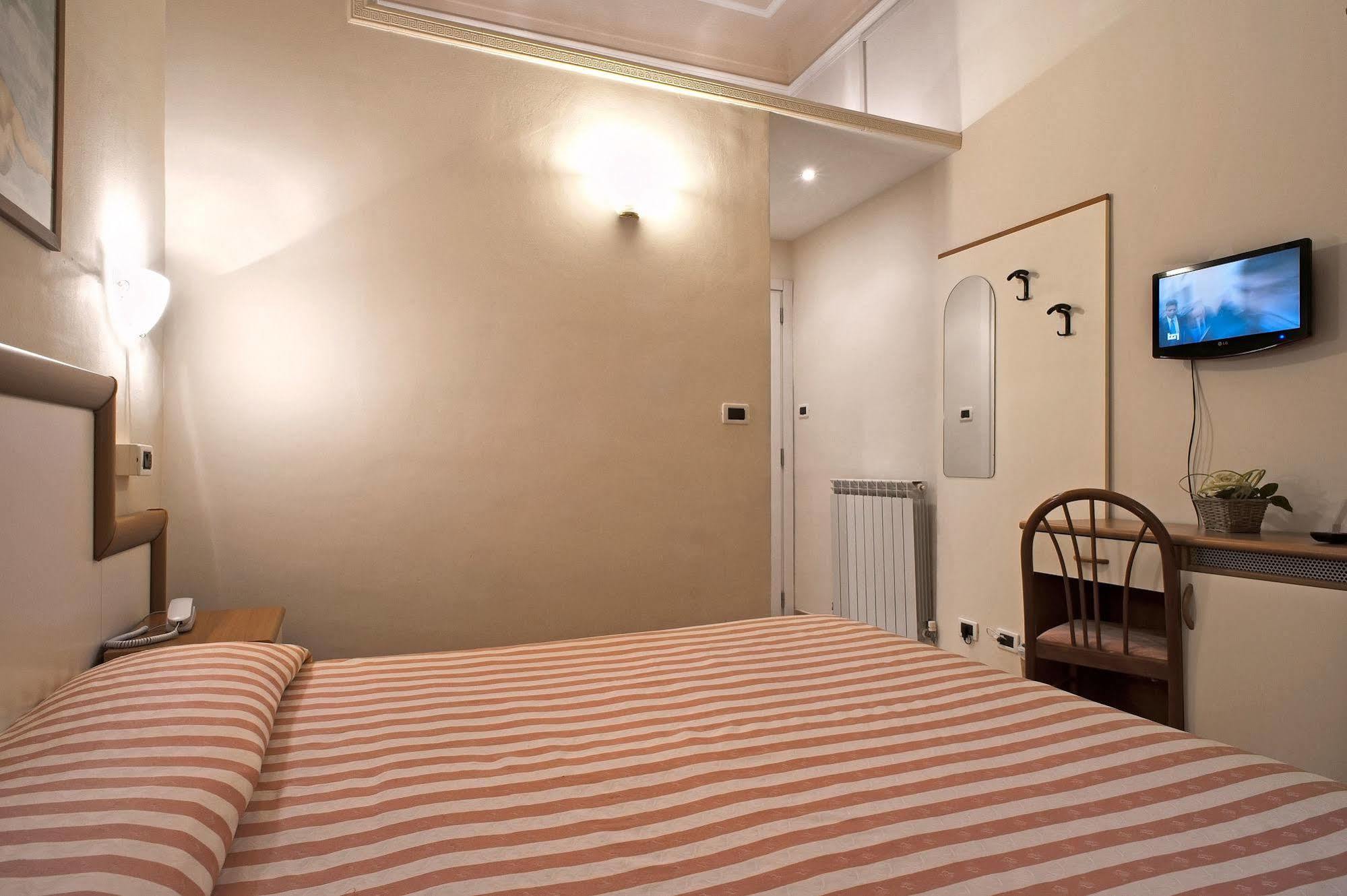 Hotel Cortese Санремо Экстерьер фото